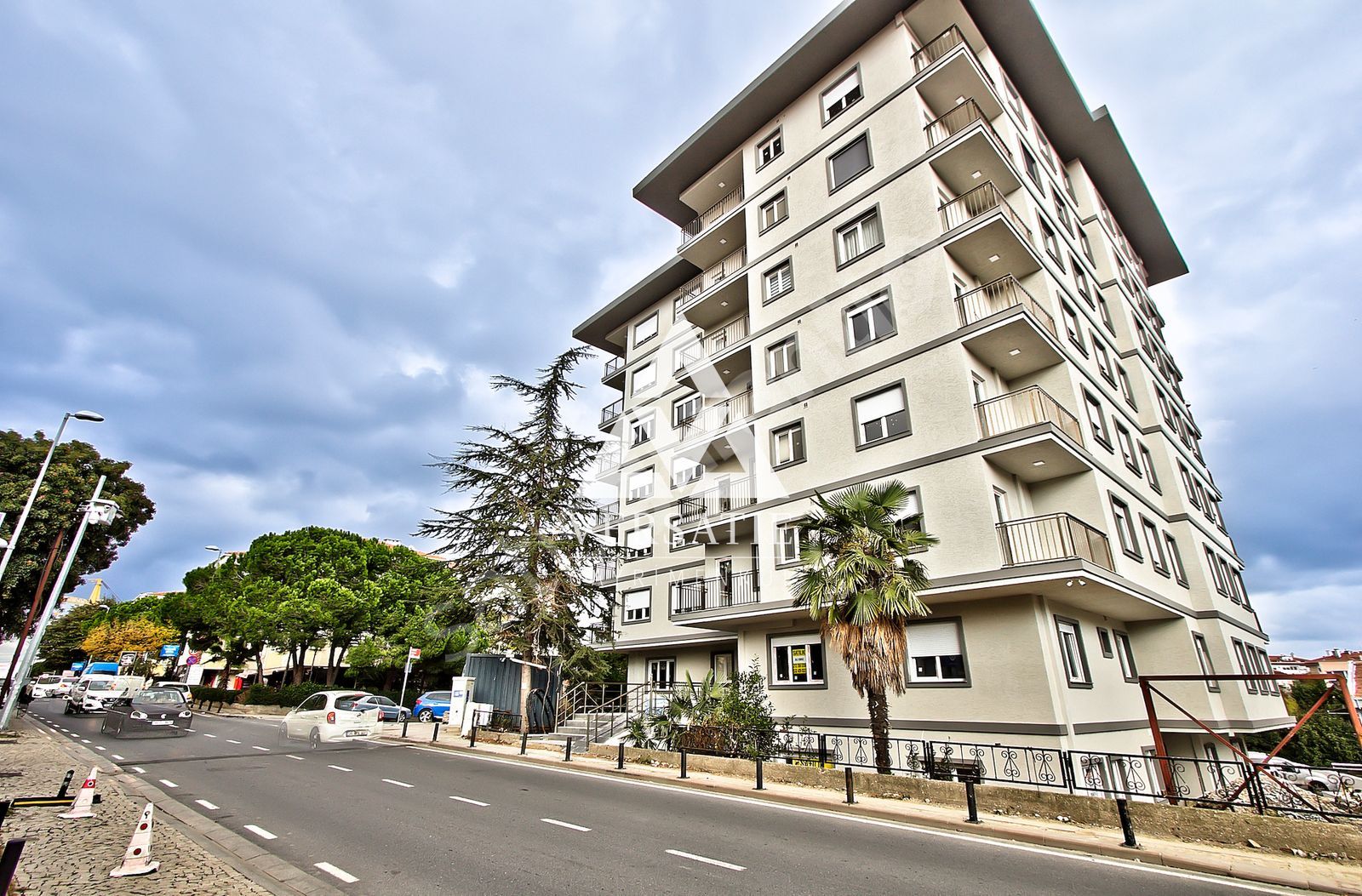 AKMERKEZ YAKINI YENİ BİNADA AÇIK&KAPALI OTOPARKLI KİRALIK 2+1