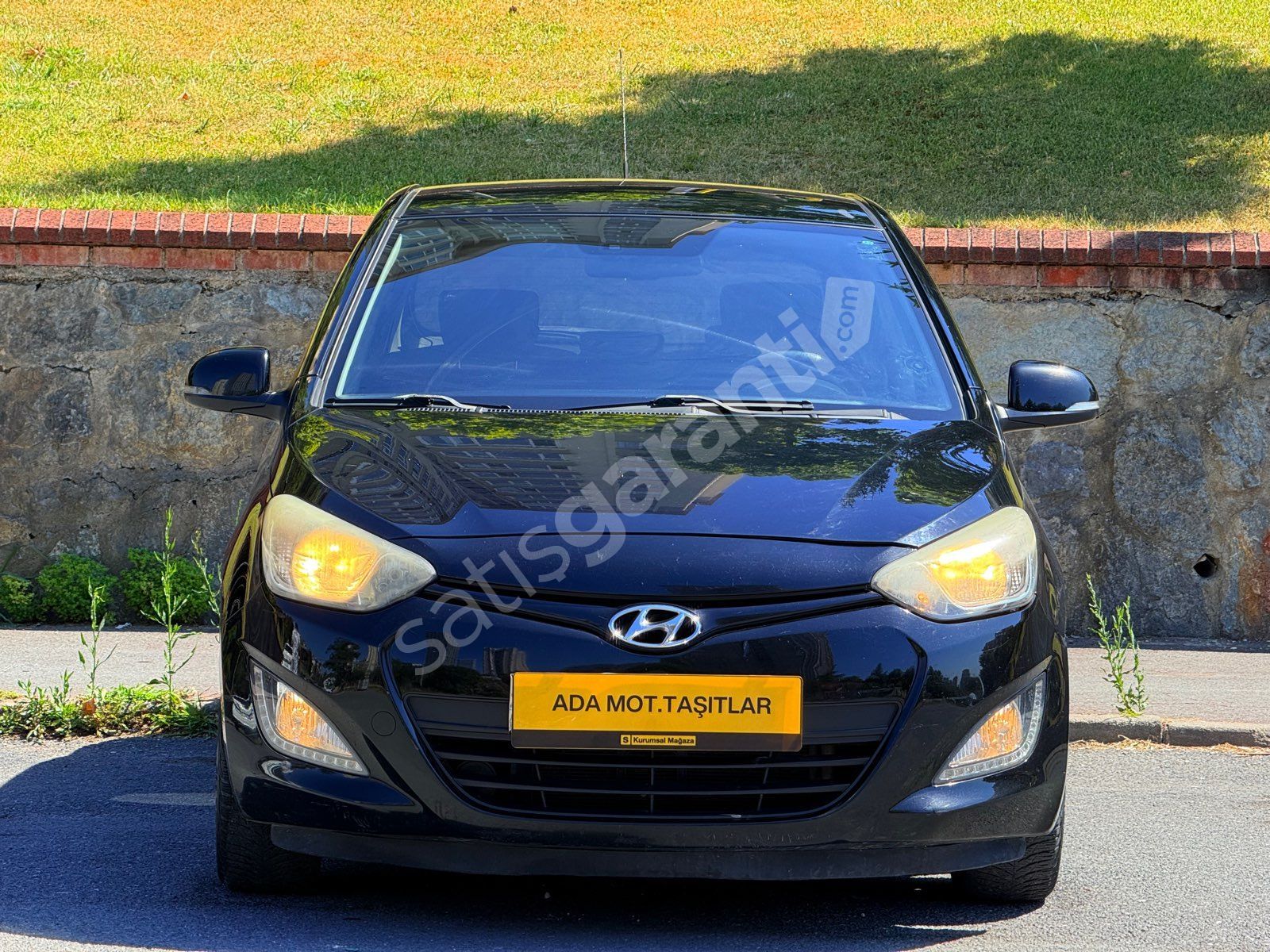 ADA'DAN TAMAMINA TAKSİTLE 2014 İ20 DEĞİŞENSİZ 128 BİN KM DE AUTO