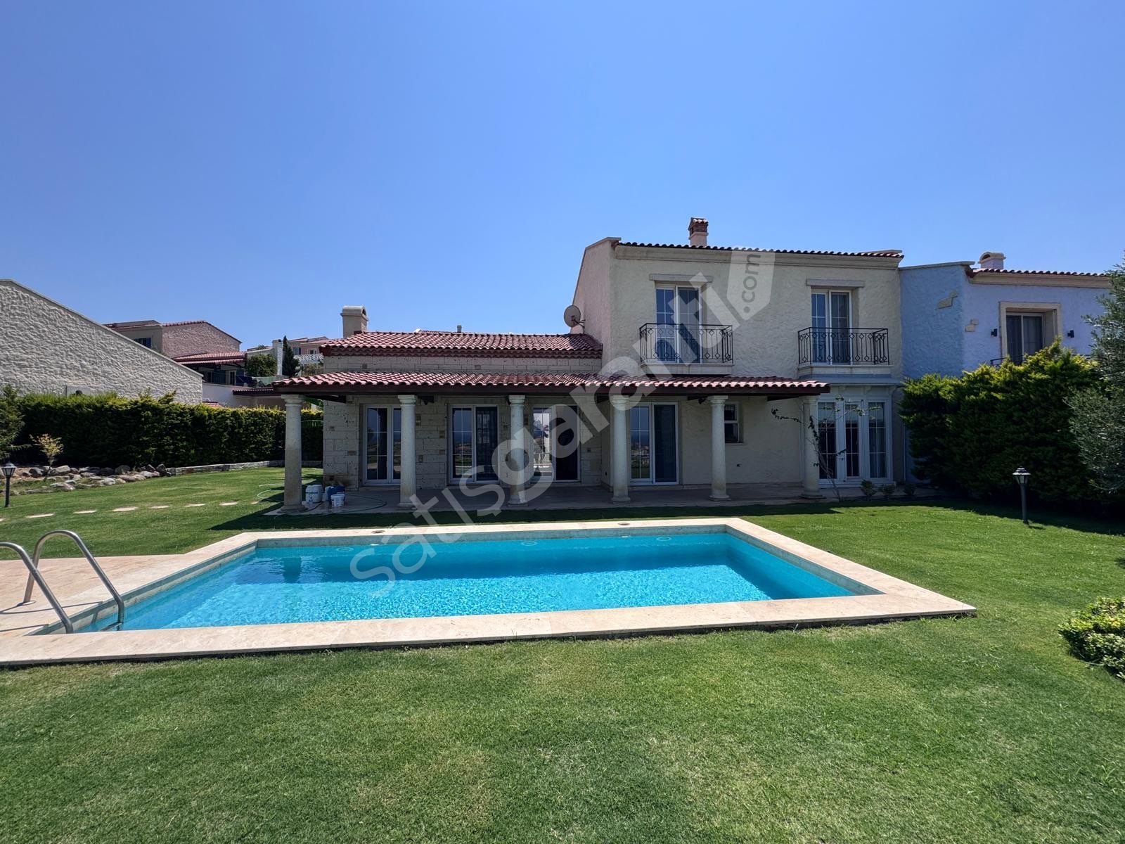 Jardin Eden Çeşme Büyük Arsa Paylı Satılık