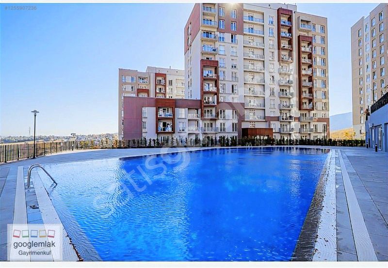 Yenitepe Balkonlu Çift Banyolu Ara Kat Borçsuz Satılık 2+1 Daire