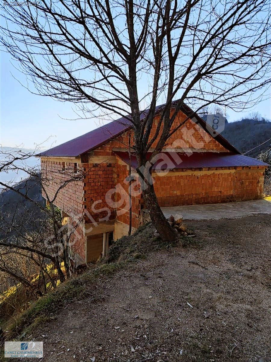 kople satılık evi içinde bahçe bir ailenin rahat kalabileceği