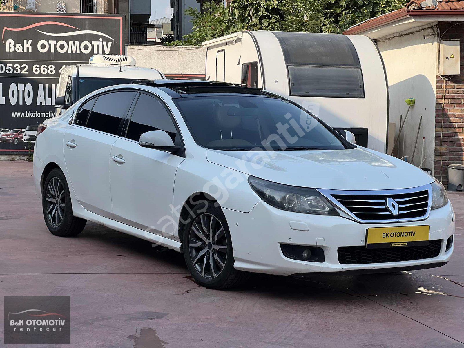 B&K OTO'DAN RENAULT LATİTUDE 1.5 DCİ PRİVİLEGE CAM TAVAN FUL