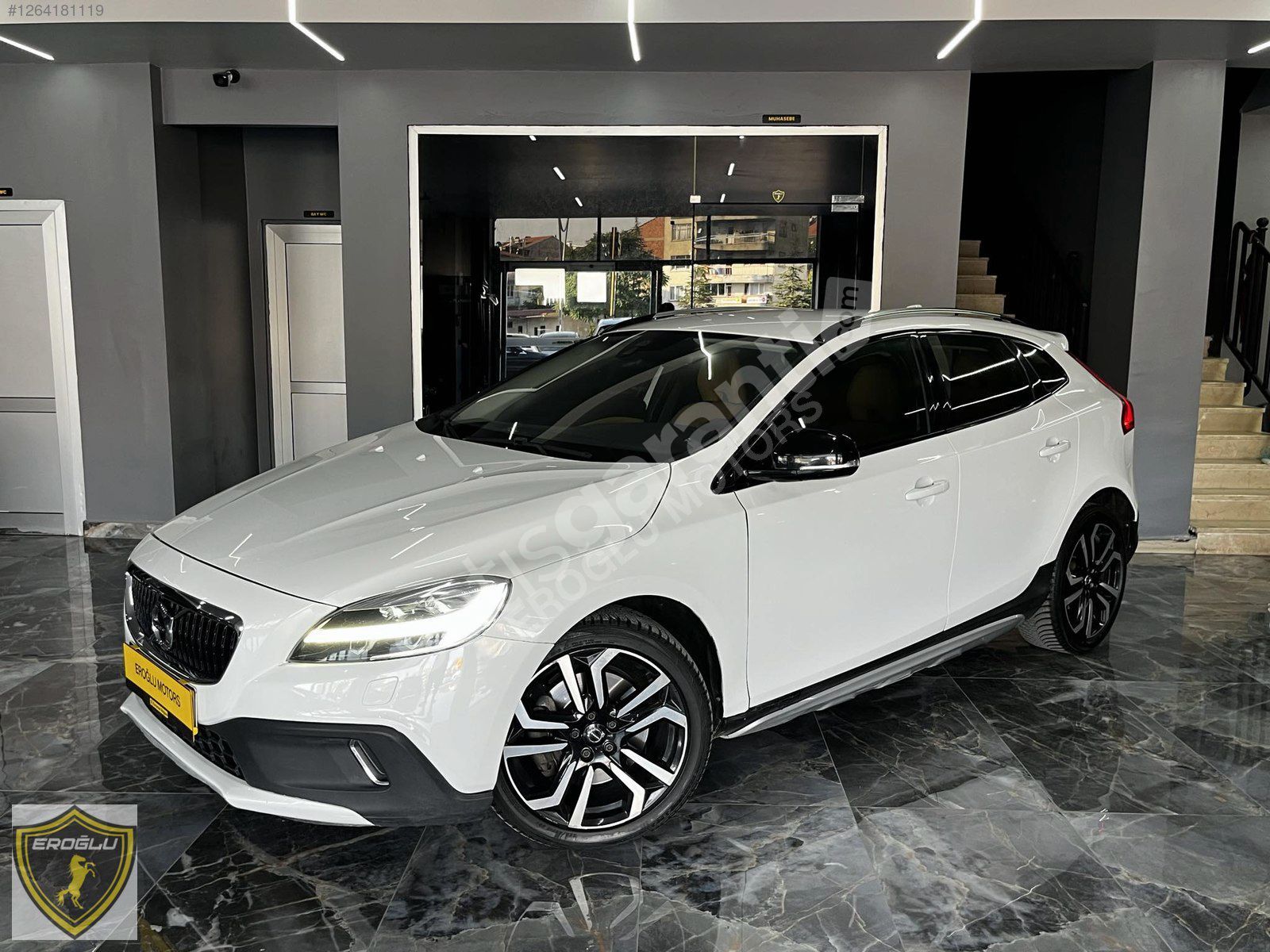 2017 MODEL VOLVO V40 COUNTRY 1.5 T3 ADVANCE KM: 126.000'DE