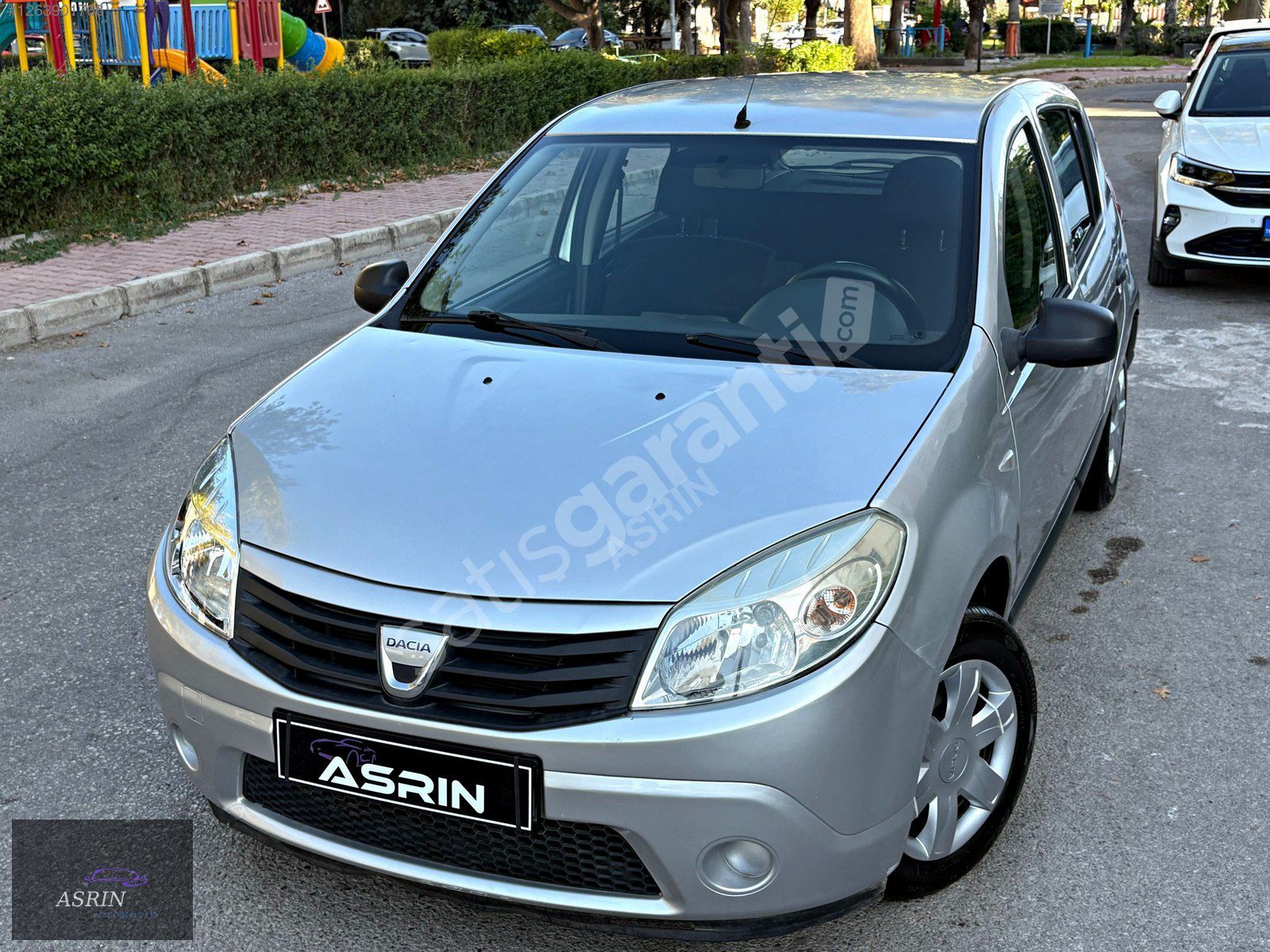By ASRIN İLK EL SADECE VE SADECE 60.000 KM'DE GARAJ ARABASI