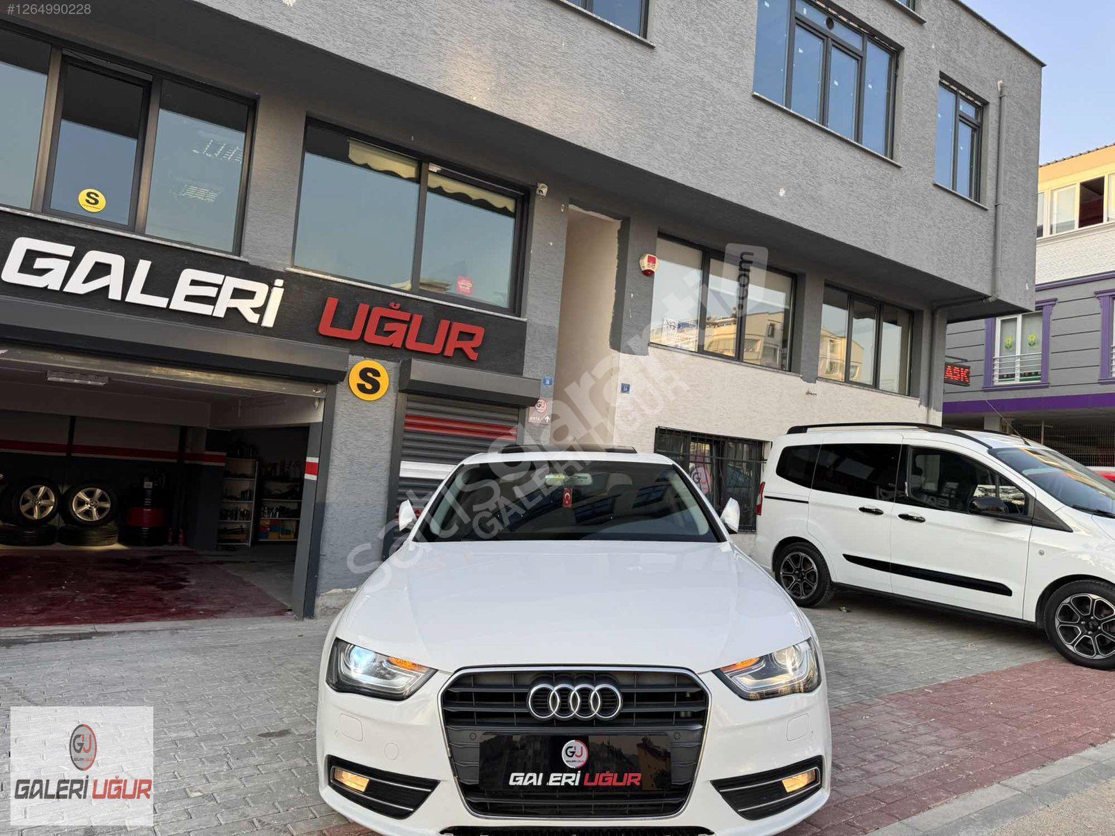 GALERİ UĞUR'DAN 2012 MAKYAJLI 177'LİK SUNROOF K.ISITMA AUDİ A4