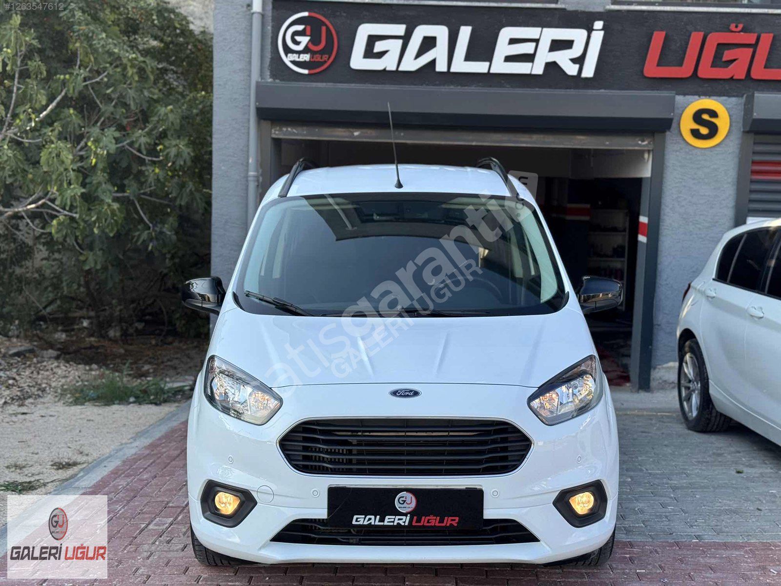 GALERİ UĞUR'DAN 2023 1.0 ECOBOOST TİTANİUM PLUS FORD COURİER
