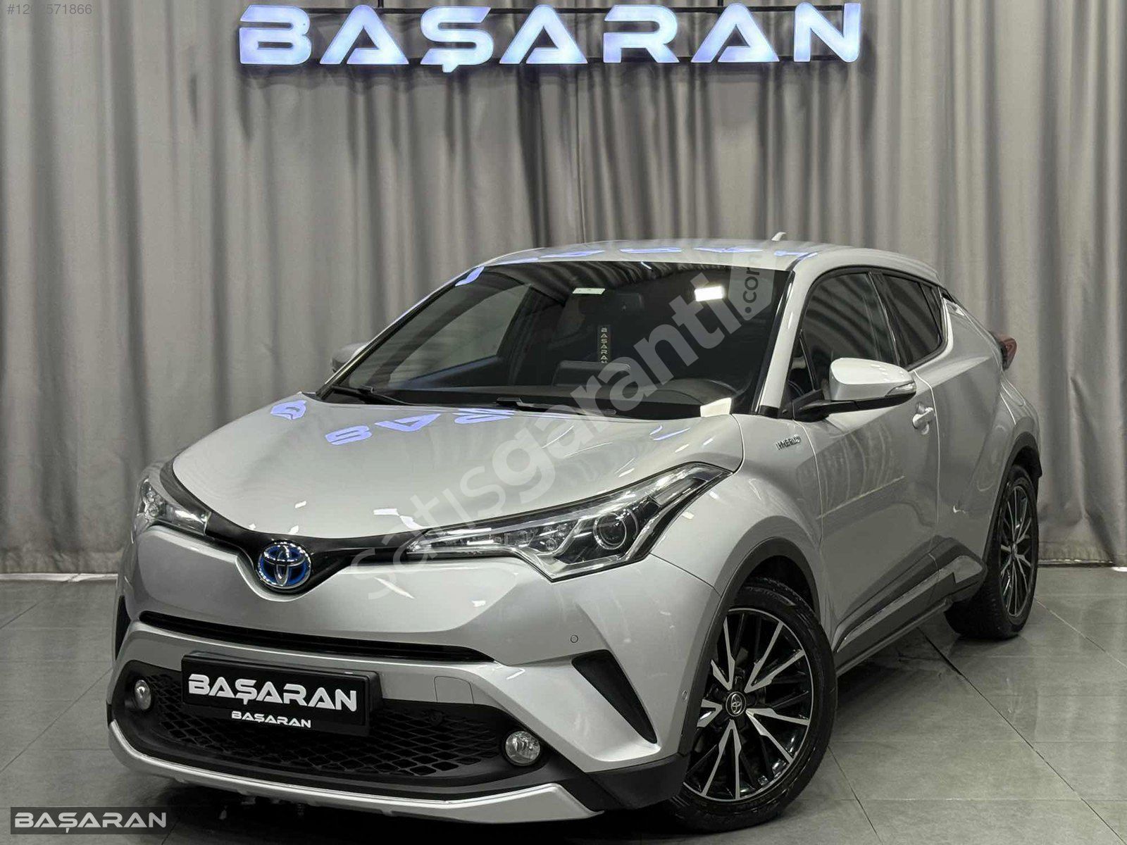 BAŞARAN'DAN HATASIZ 2017 TOYOTA CH-R DİAMOND 700.000 KREDİLİ