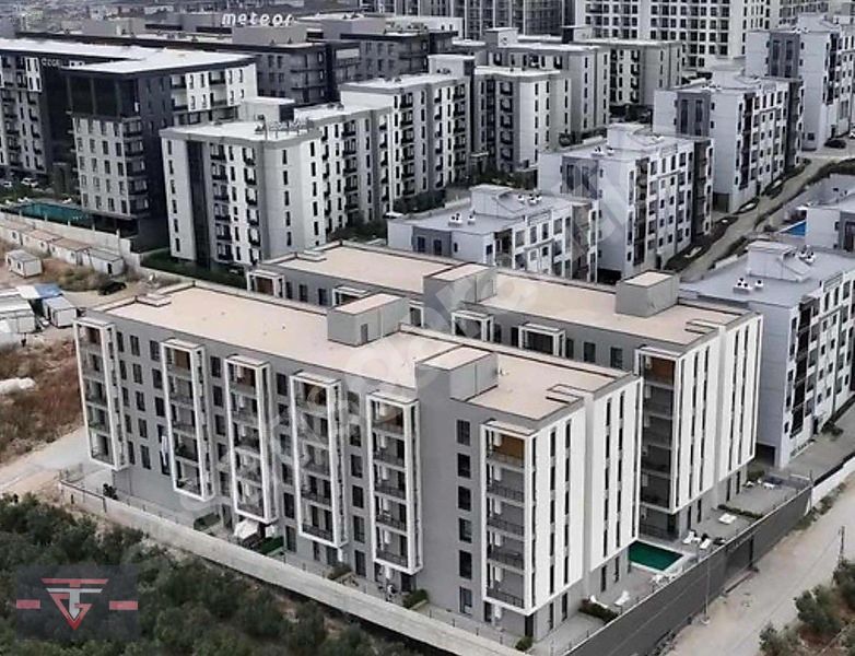 TURAN GAYRİMENKULDEN AVLU 2 SİTESİNDE SATILIK 2+1 ARAKAT DAİRE