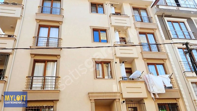 ÇEKMEKÖY HAMİDİYE MAHALLESİNDE ARAKAT 2+1 SATILIK DAİRE