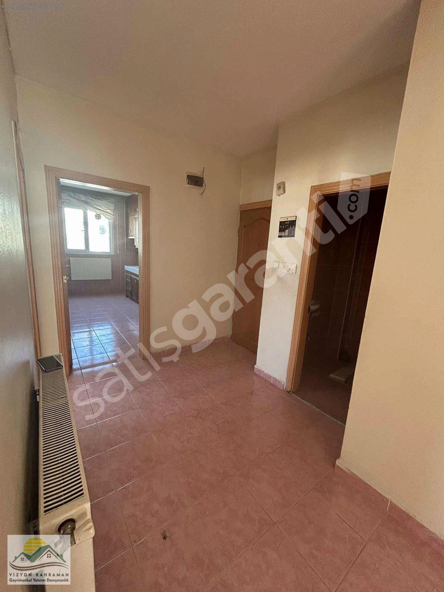 ESENYALI İSTİKLAL CADDESİNDE 120 M2 GENİŞ 3+1 KİRALIK DAİRE