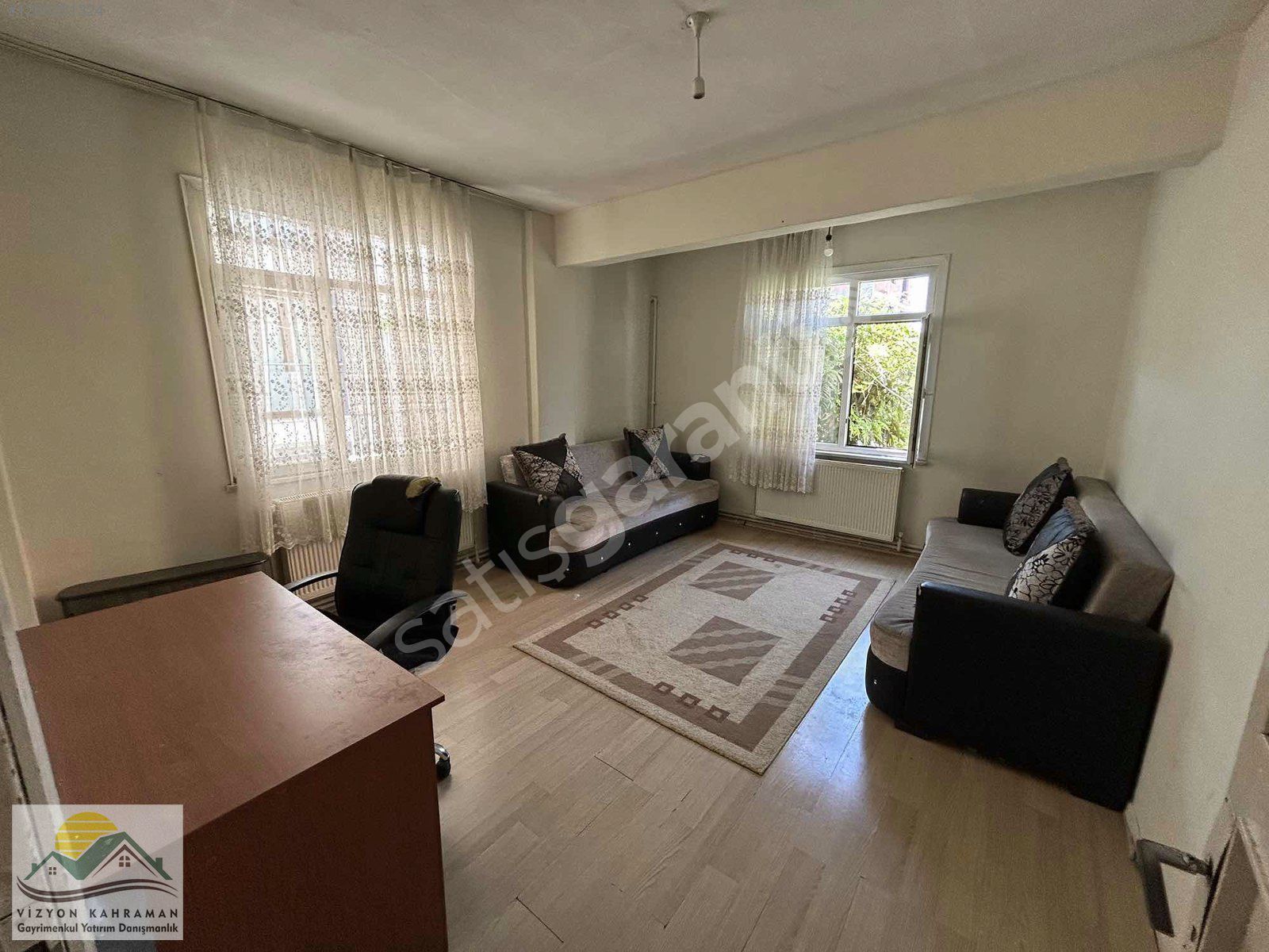 ESENYALIDA BEKARA UYGUN KISMİ EŞYALI KİRALIK 2+1 DAİRE