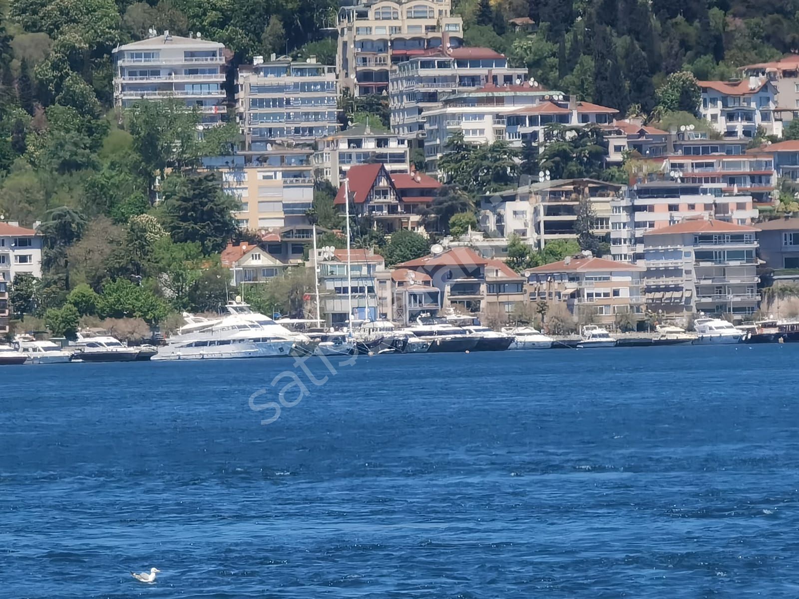 BEBEKTE MUHTEŞEM MANZARALI SATILIK YOL YALI DAİRESİ