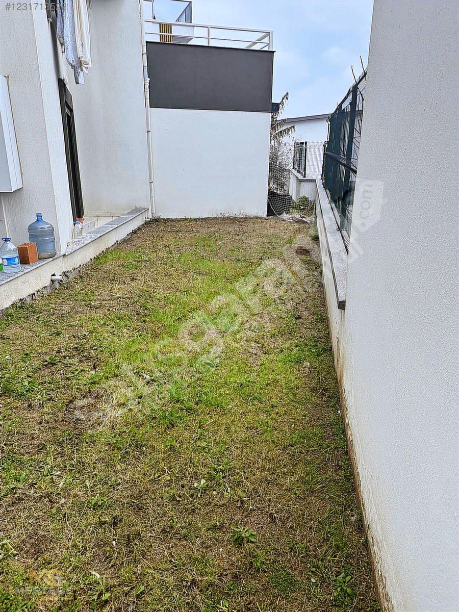 Sıra mahalle 1+1 eşyalı satılık