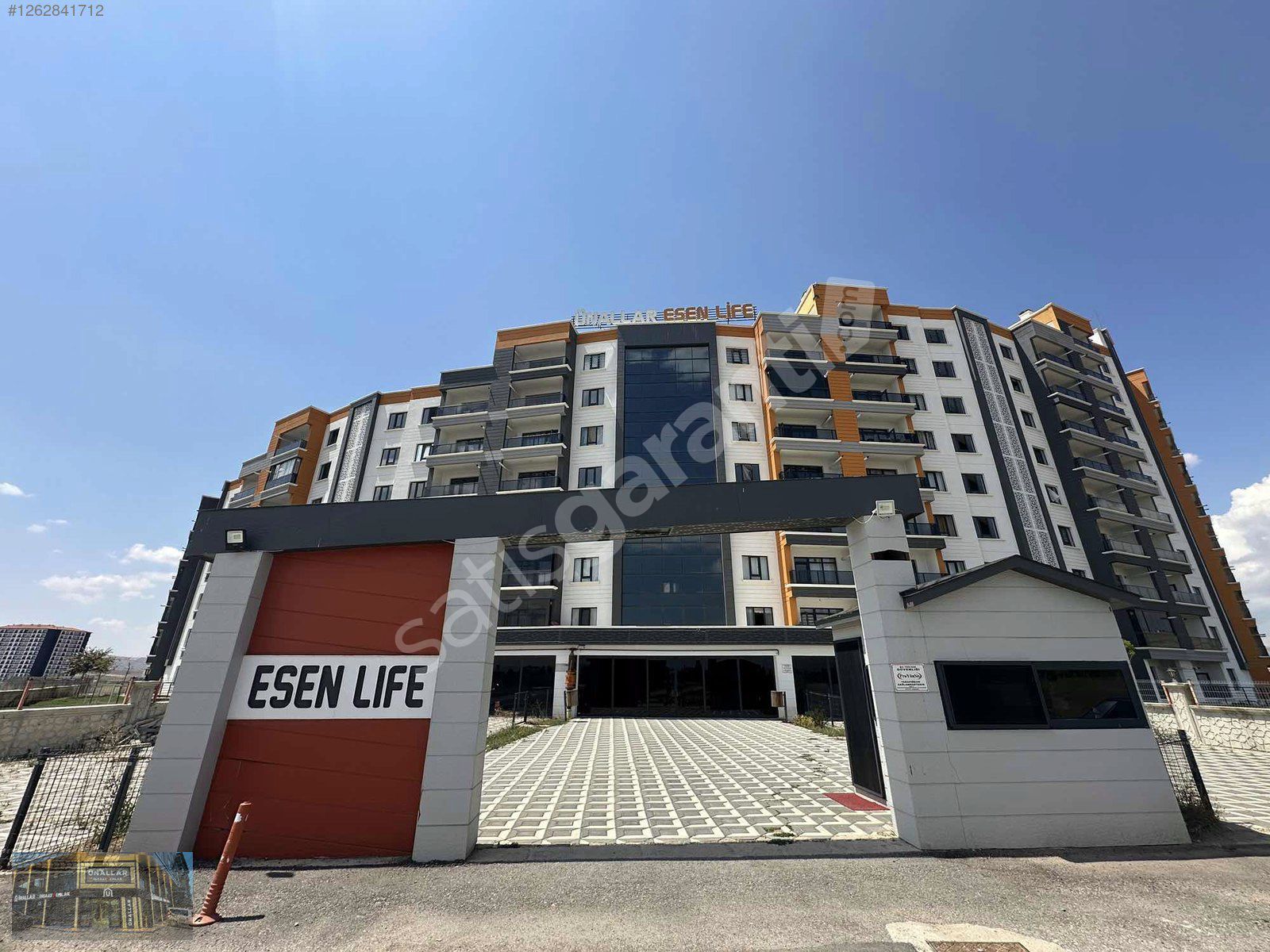 ESENLİFE DA 8. KATTA SIFIR KOMBİ ANKASTRE TAKILI 1+1 DAİRE
