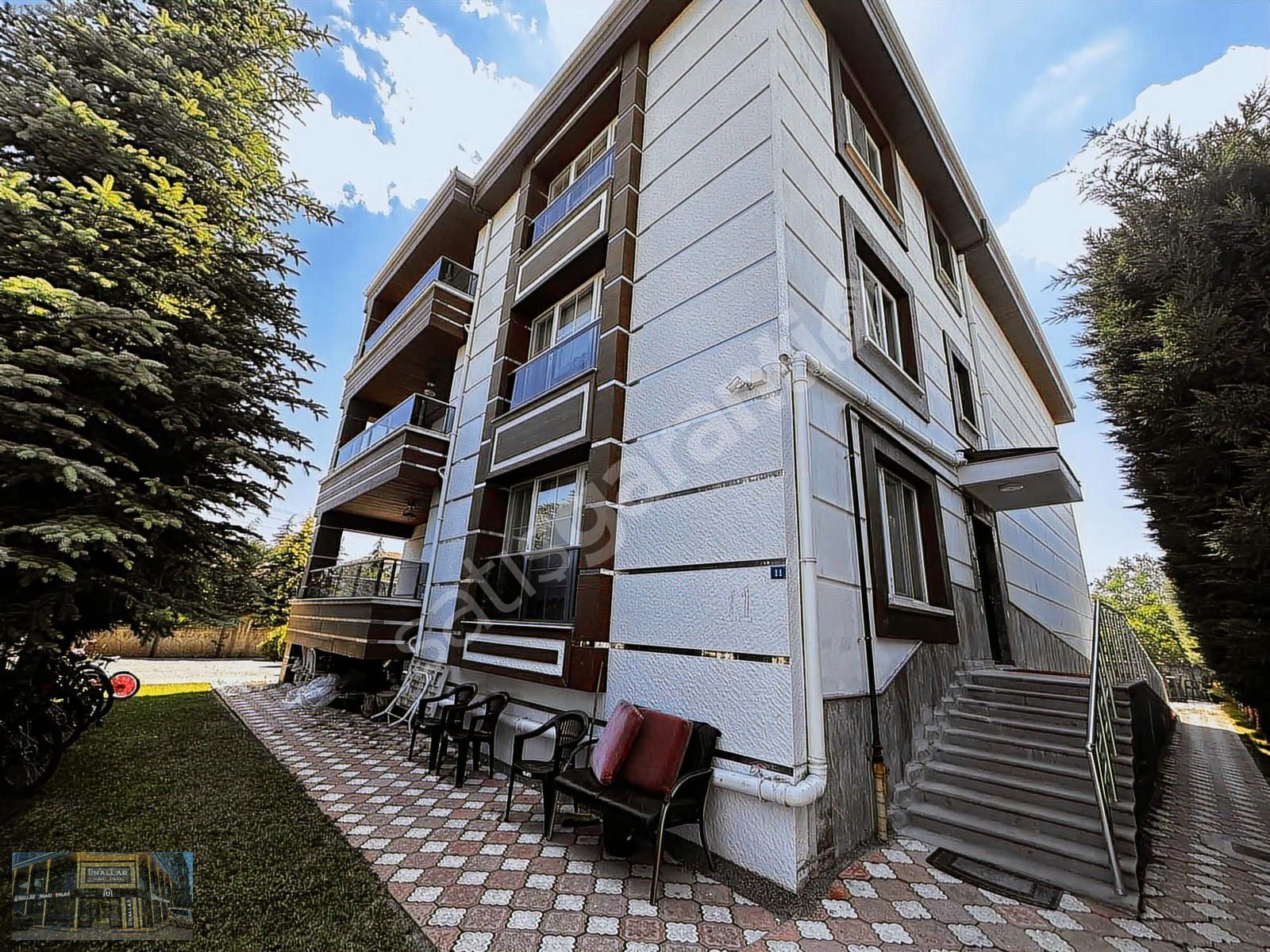 ATATÜRK MAHALLESİNDE ULTRA LÜX 3 KATLI AİLE APARTMANI