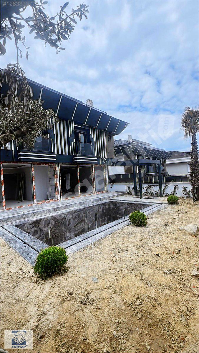 BEYLİK DÜZÜN DE SATILIK 4 ADET VİLLA 4+3