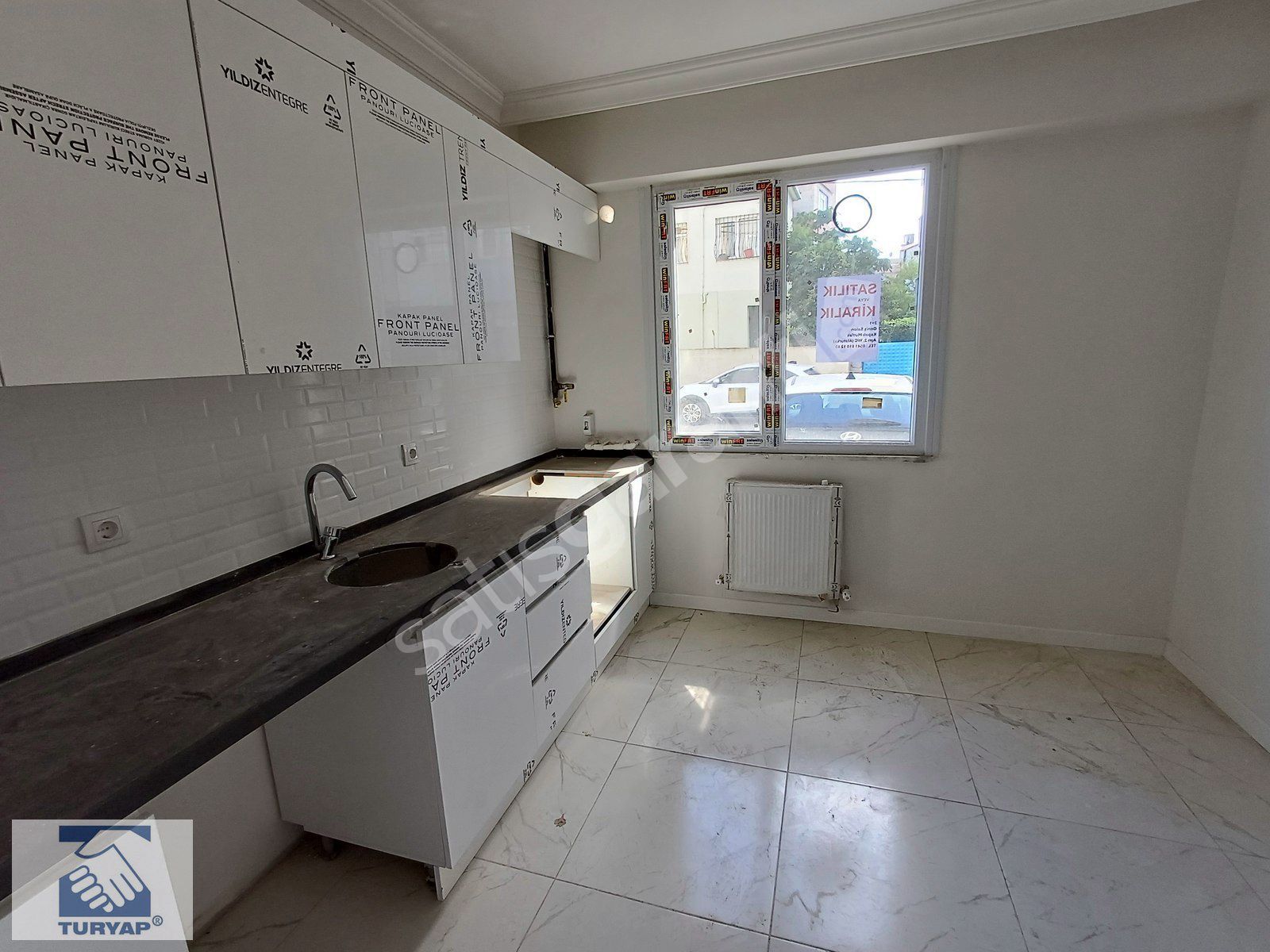 Sultanbeyli Merkeze Yürüme Mesafesi Kiralık Sıfır 2+1 Giriş Katı