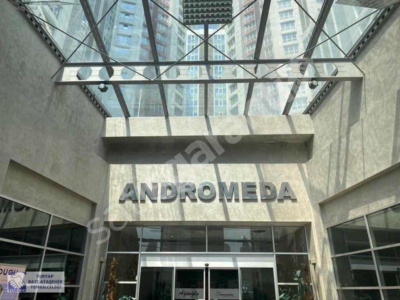 ATAŞEHİR AĞAOĞLU ANDROMEDA 1+1 KAPALI MUTFAK İÇİ YENİLENMİŞ BOŞ