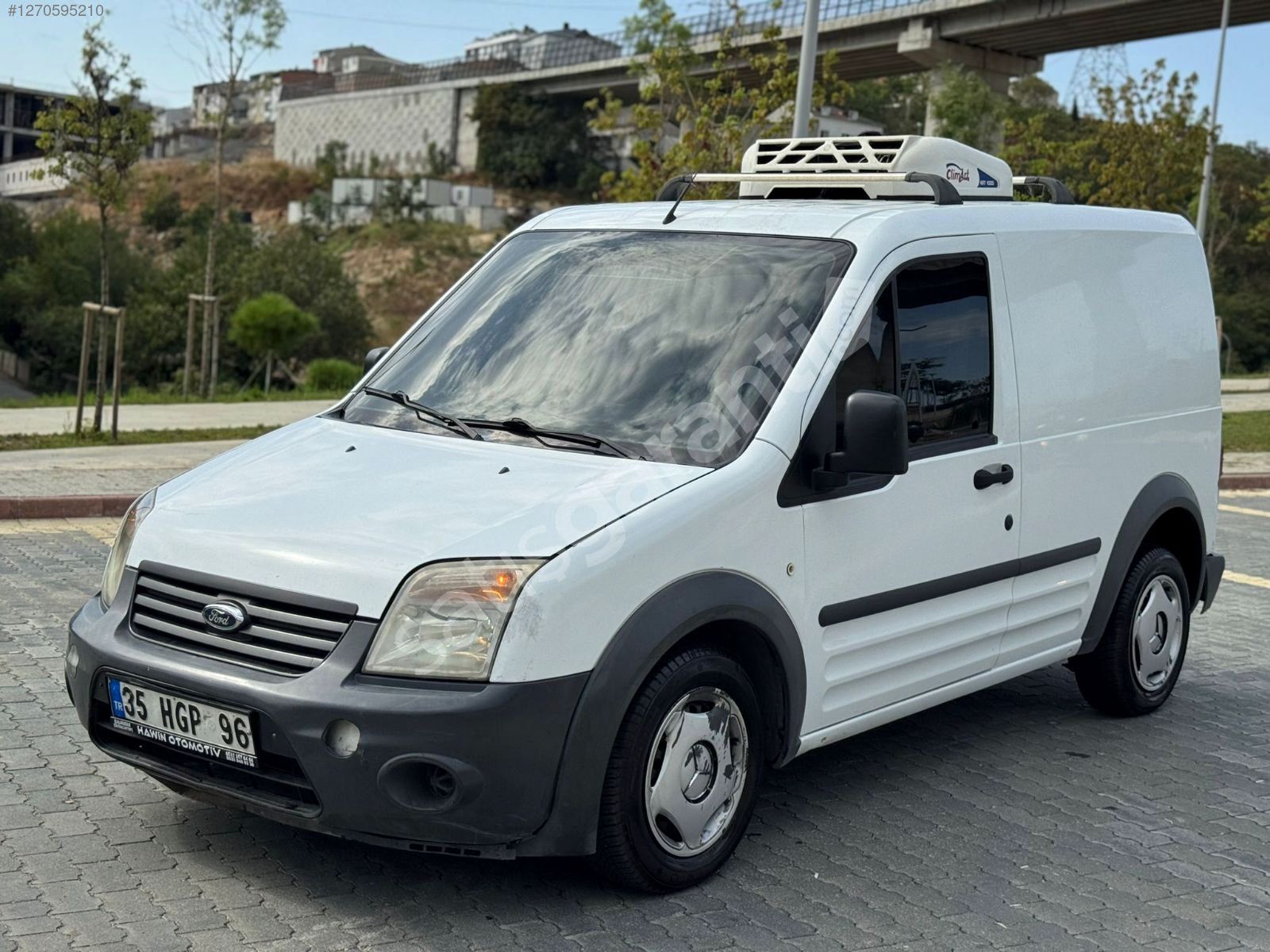 GENCER OTO'DAN 2013 MODEL CONNET TAKAS OLUR TEMİZ İS ARACI