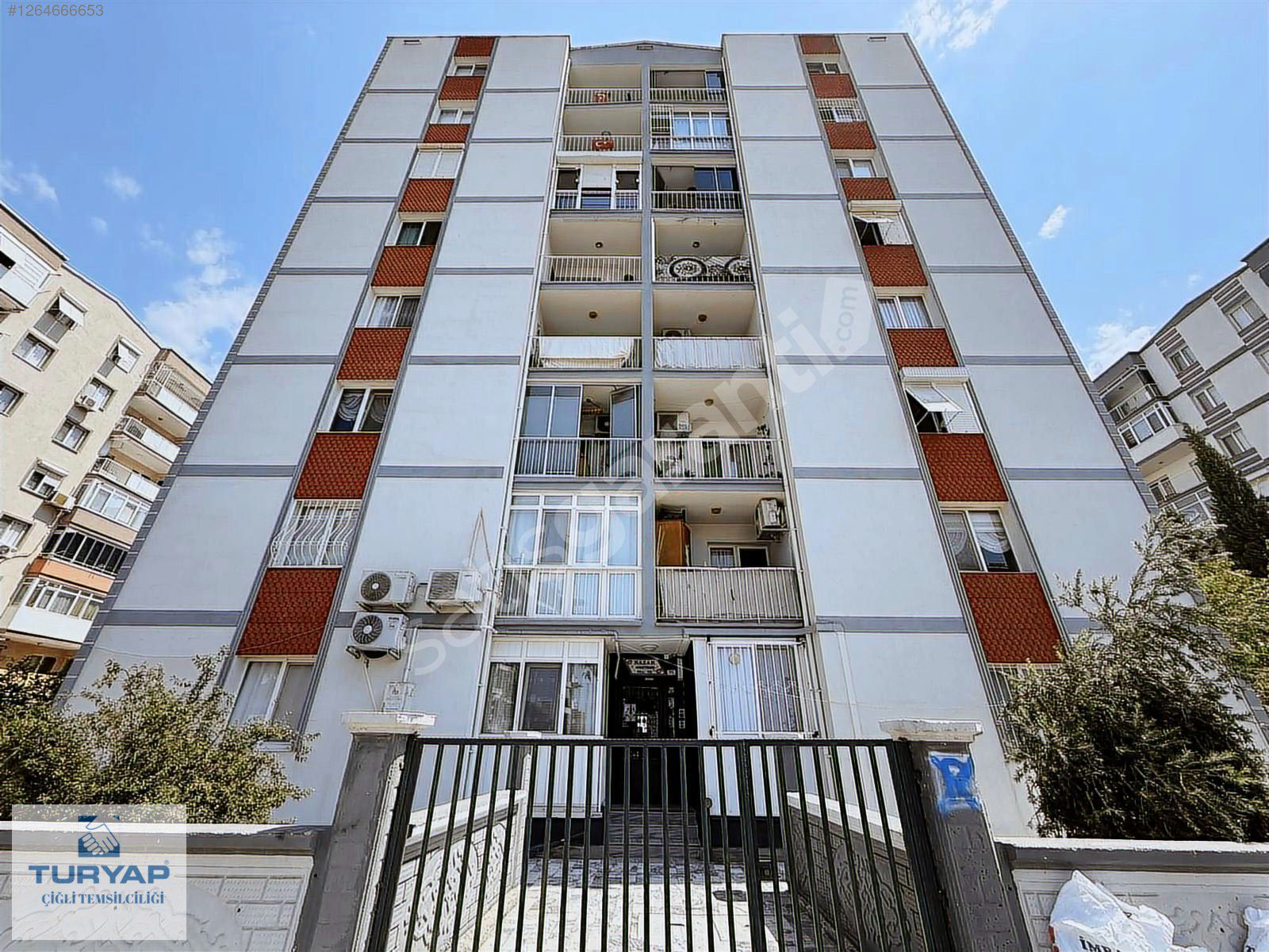 Çiğli Harmandalı Cumhuriyet Mahalles'inde Satılık Daire