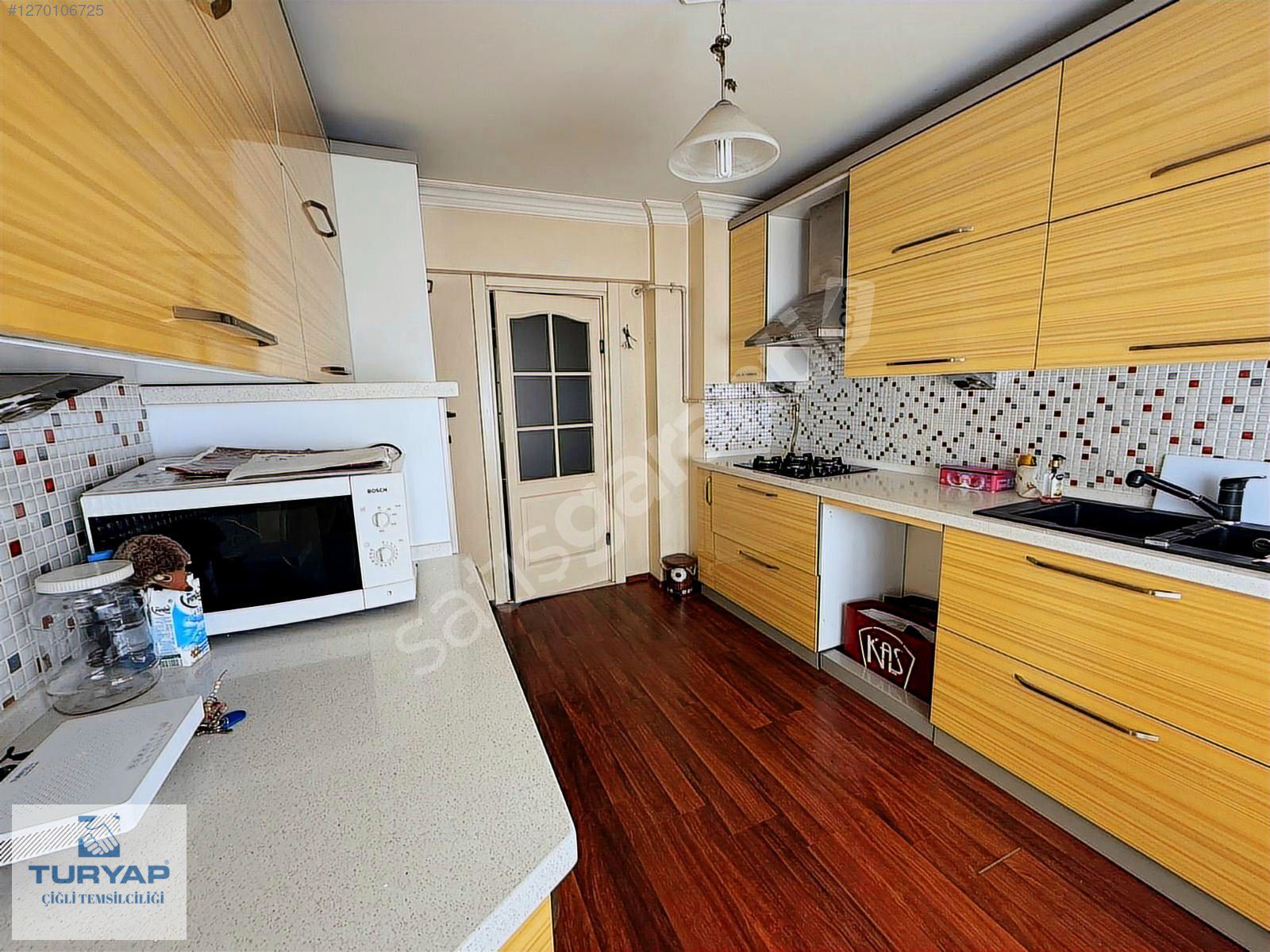 İzmir Bayraklı 75 Mah. Site içinde 3+1 Kiralık Daire..