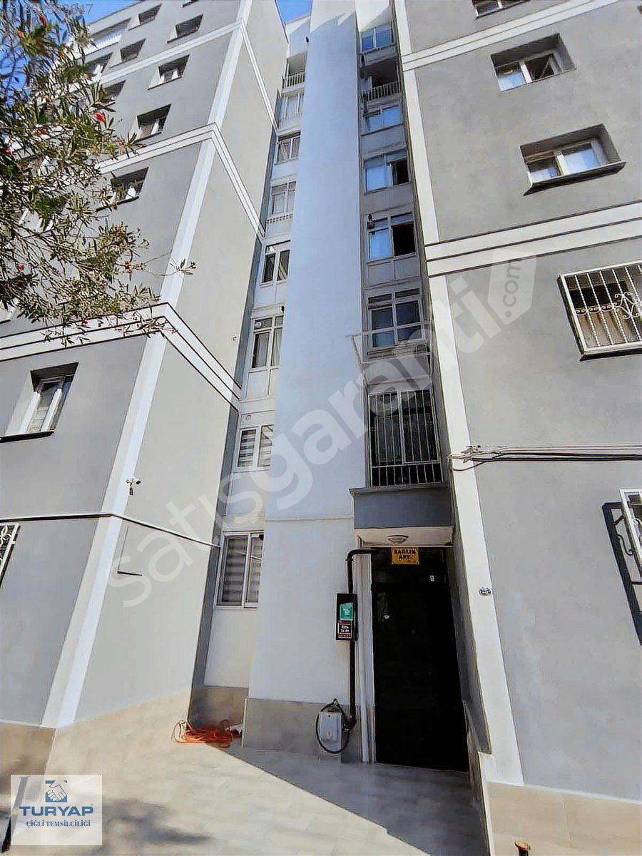 Çiğli Egekent Mahalles'inde Satılık 3+1 Daire