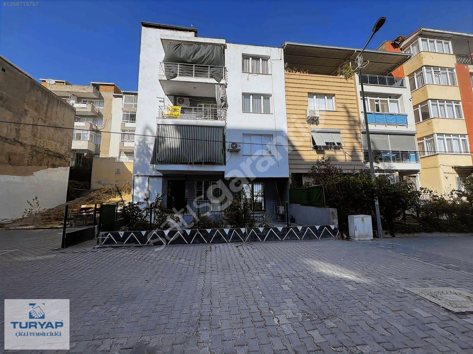 Çiğli Esentepe Mahallesi'nde Satılık 3+1 Daire