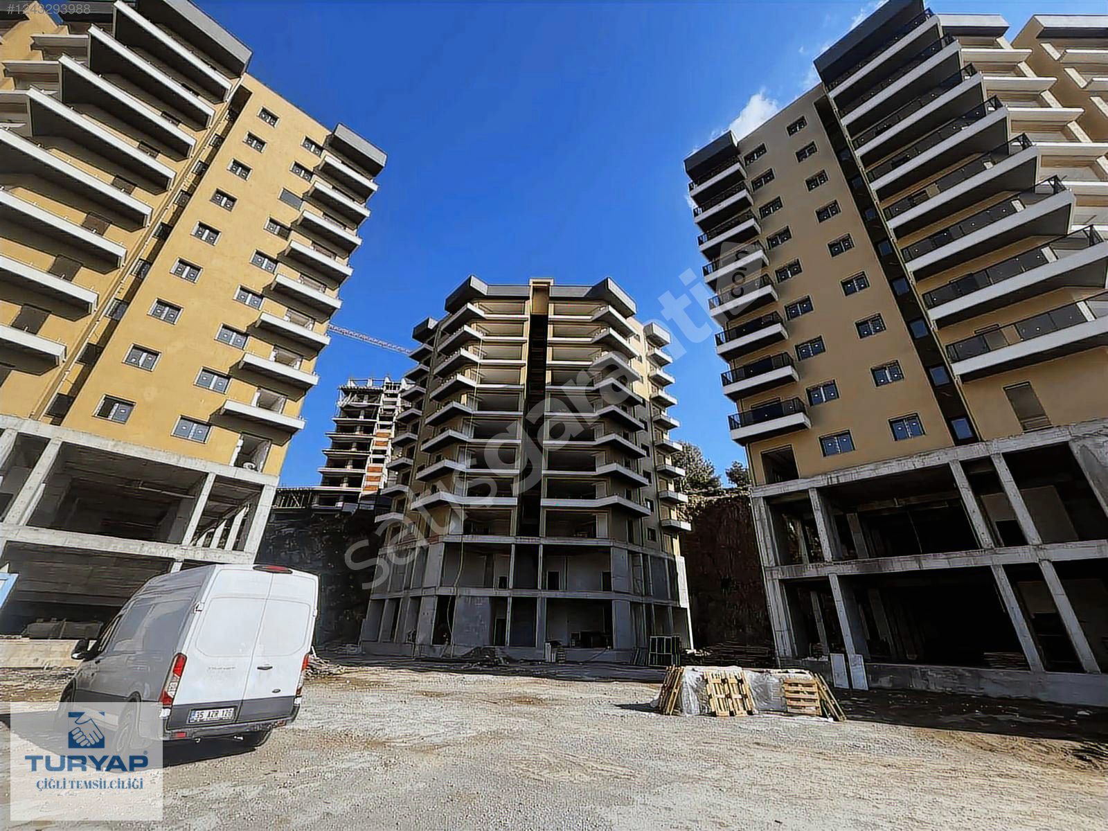 Çiğli Yakakent Le Mariz Konutları'nda Satılık 3+1 Daire