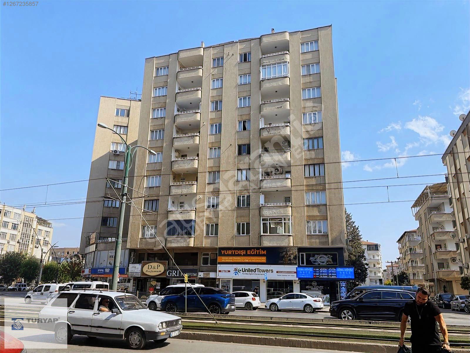 DEĞİRMİÇEM'de G.MUHTAR PAŞA BUL.ÜZERİ SATILIK (4+1) DAİRE