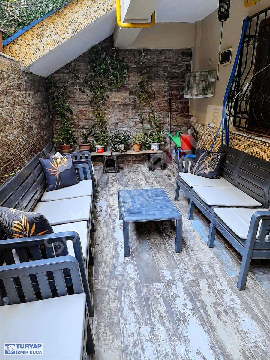 TURYAP BUCA'DAN MÜSTAKİL MENDERES CADDESİNDE 200 M2