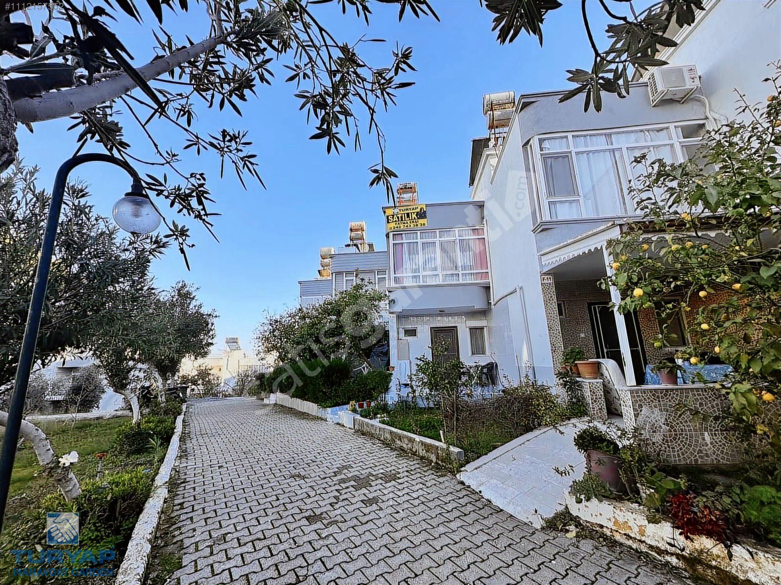 SİTE İÇİNDE HAVUZLU SATILIK YAZLIK VİLLA ARAÇ TAKASINA AÇIK