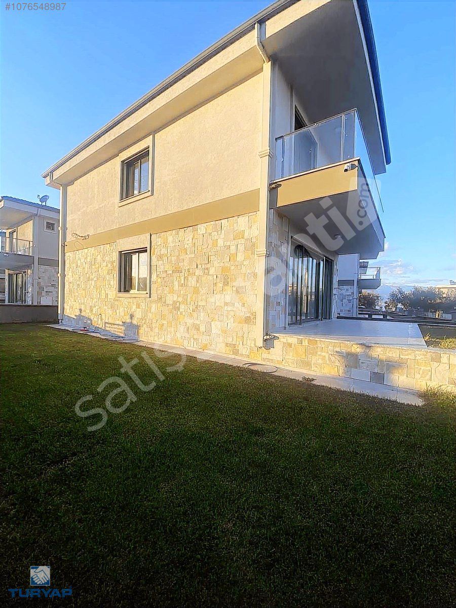 Turyap'tan Pelitköy'de Denize 200 metre Müstakil Villa