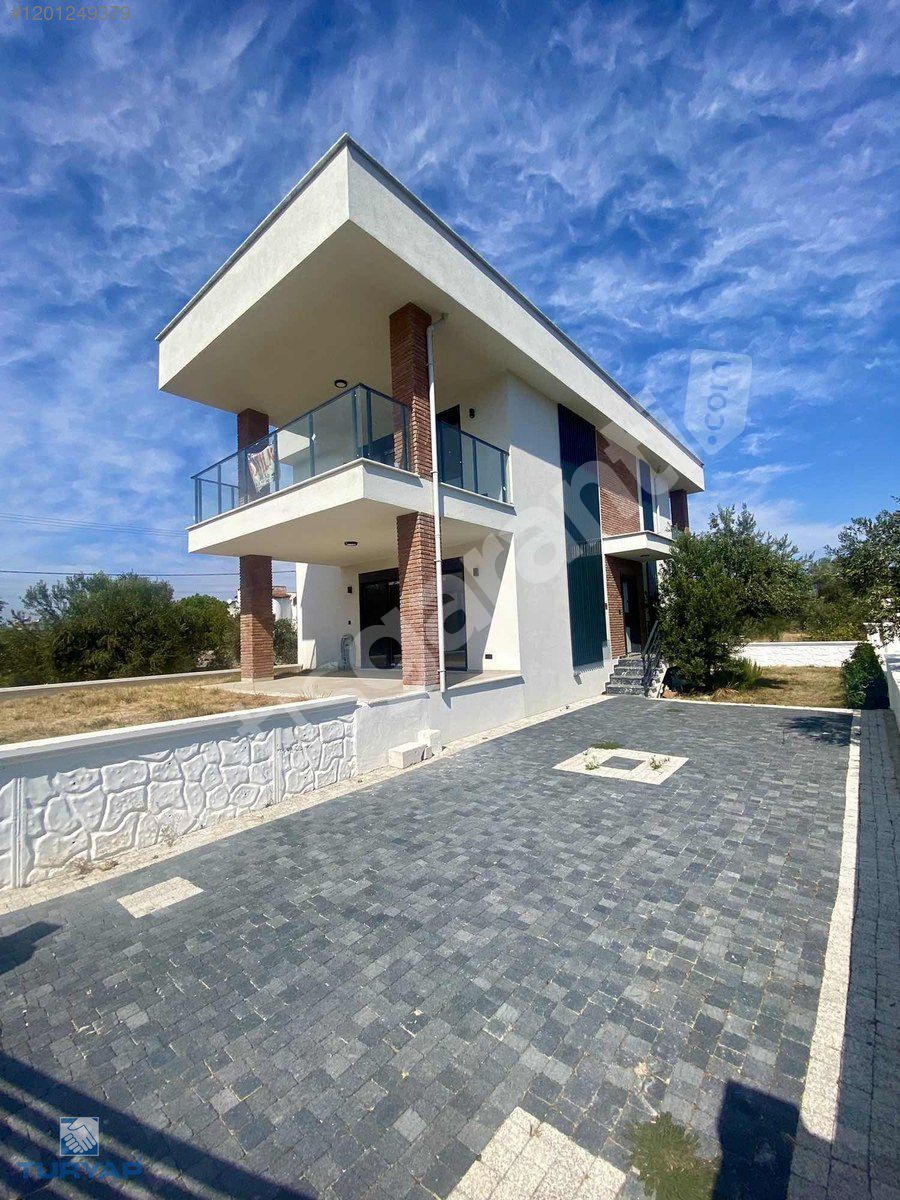 Turyap'tan İskele'de Satılık Bahçeli ve Avlulu Müstakil Villa