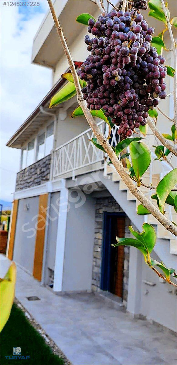 Turyap'tan Öğretmenler Mahallesi'nde 5+1 Satılık Villa