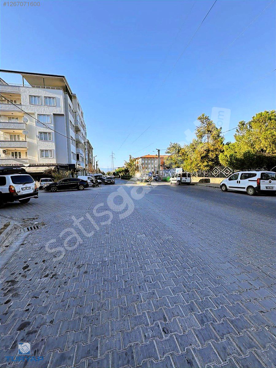 BURHANİYE TURYAPTAN MERKEZDE SATILIK 3+1 145 m² FERAH DAİRE