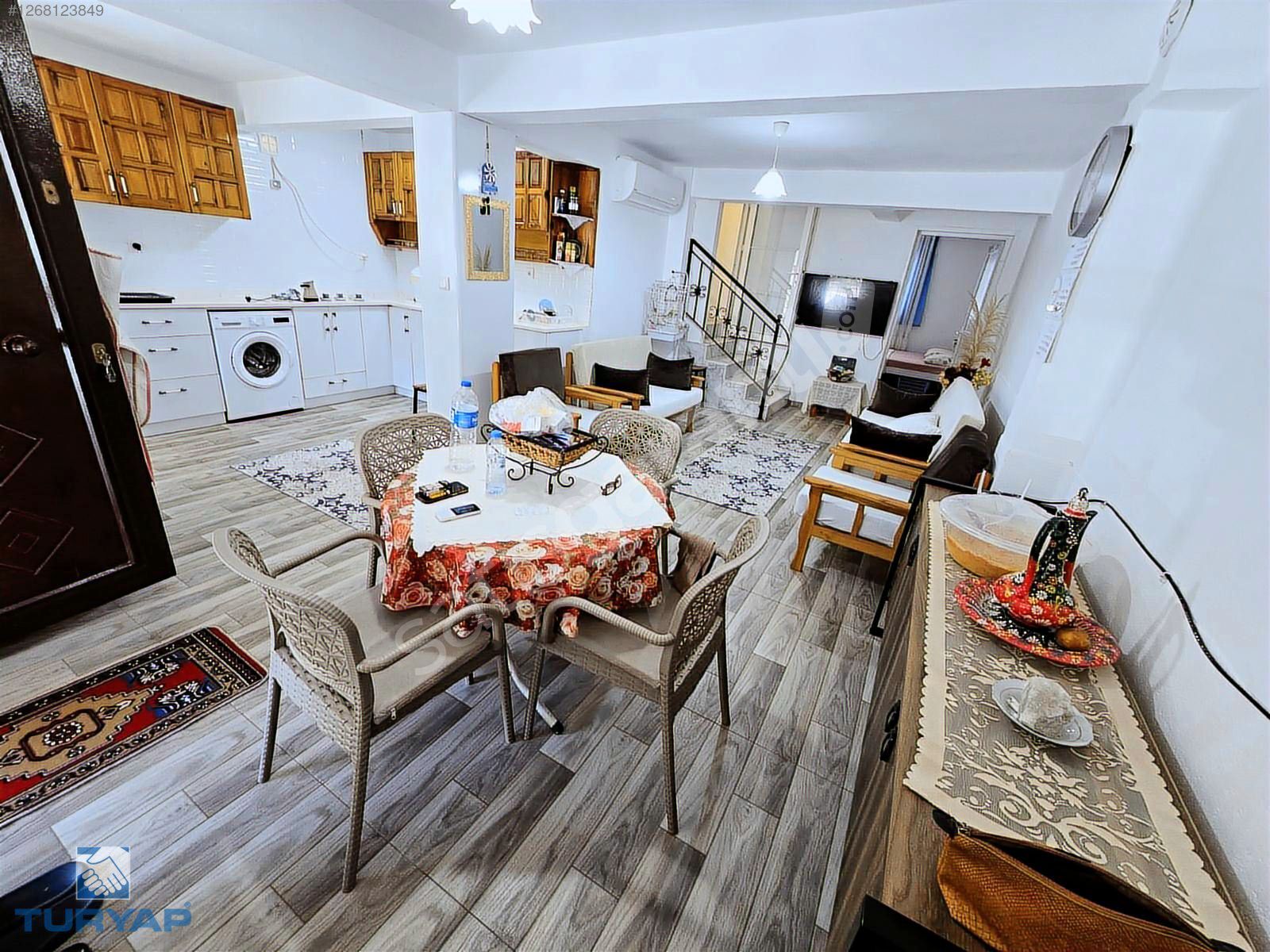Milas Bozbük'te denize 600 metre mesafede 4+1 bahçeli villa