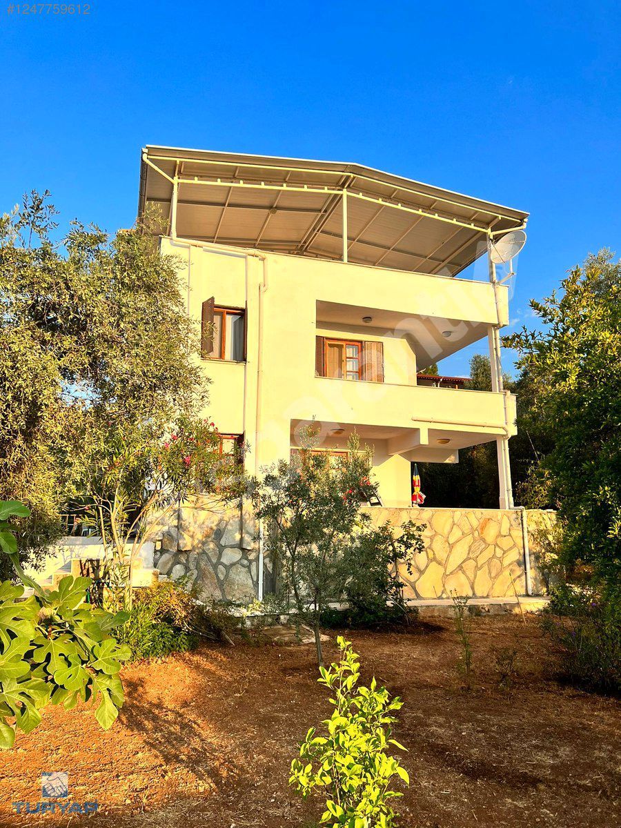MUĞLA/MİLAS BOZBÜK MAH. DENİZE SIFIR SİTEDE BAHÇELİ VİLLA