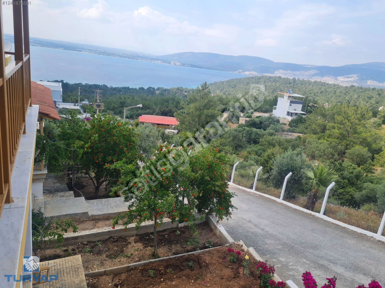 DİDİM AKBÜK'TE TAM MÜSTAKİL 301 M² ARSA İÇİNDE 3+1 VİLLA