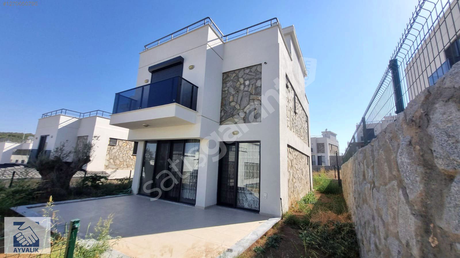 Turyap'tan Keremköy Sahilde Site İçinde Eşyalı Lüks Villa