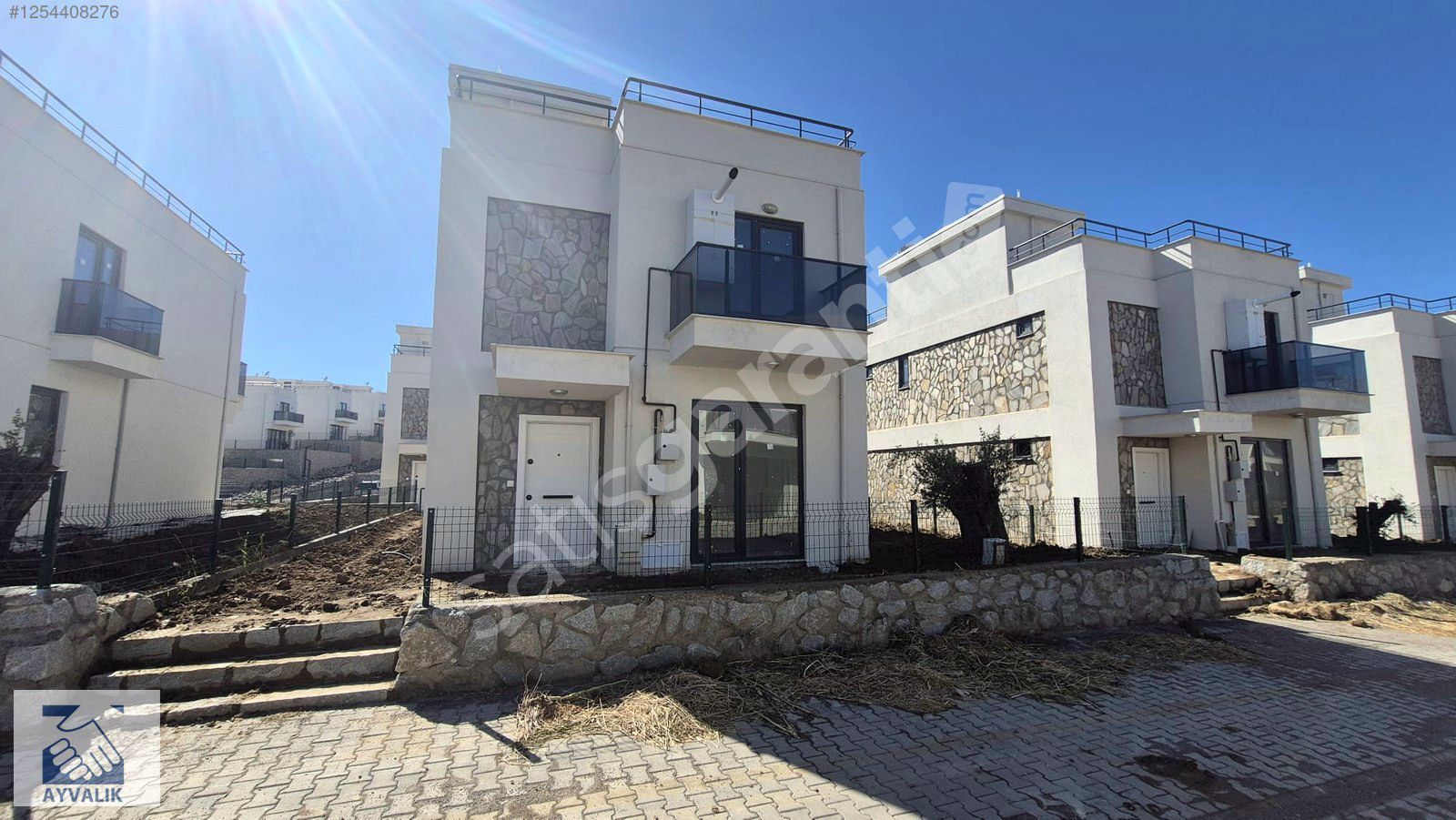 Turyap'tan Keremköy Sahilde Site İçinde Satılık Lüks Villa
