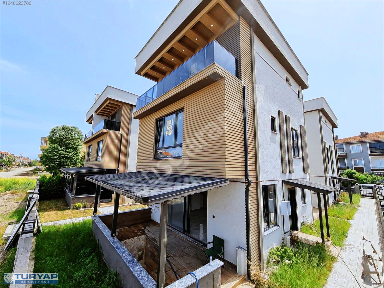 Deniz Manzaralı Havuzlu Teraslı Müstakil Tripleks Sıfır Villa