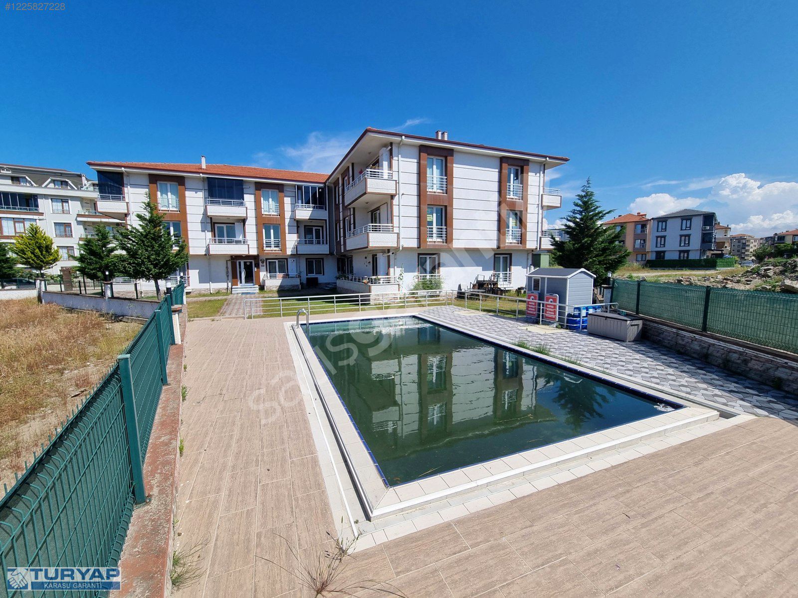 Denize Çok Yakın Nezih Butik Sitede Kullanılmamış 2+1 Daireler