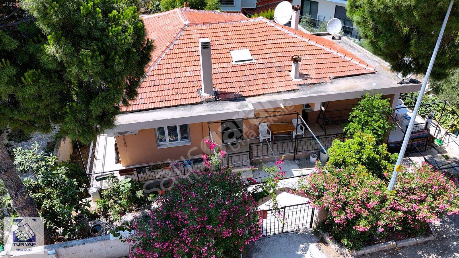 TURYAP Urla İskele | İskele Merkezde 444 m² Tek Kat Müstakil Ev