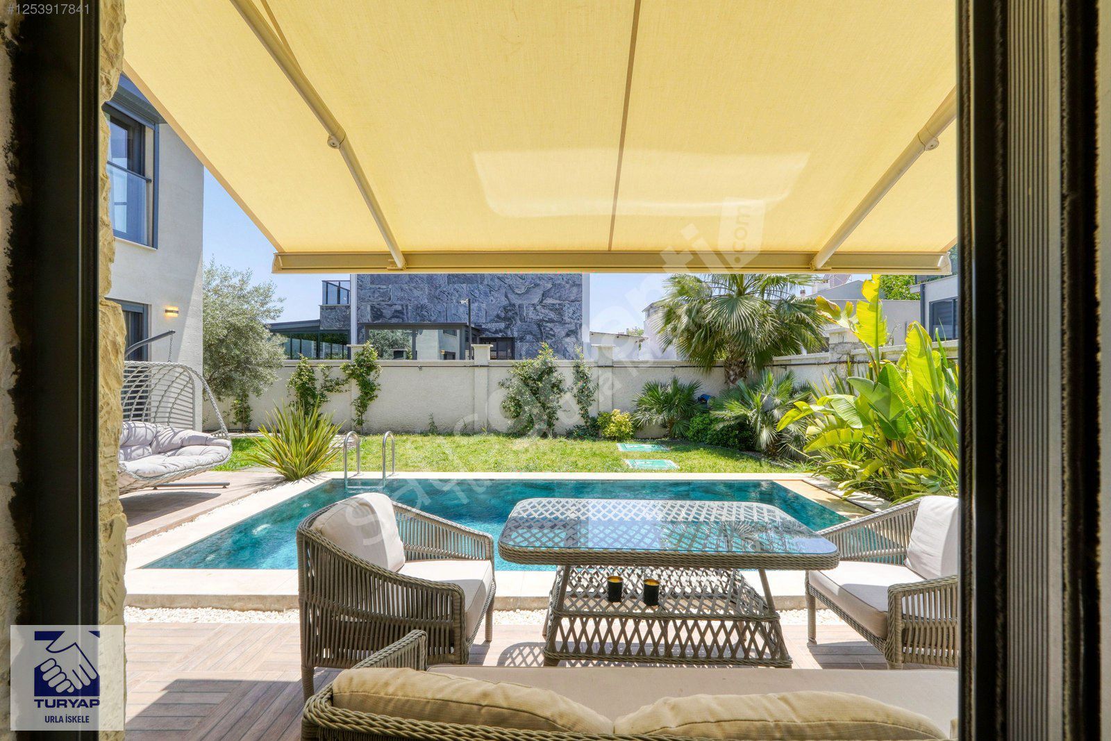 TURYAP Urla İskele | Atatürk Mh.de Loft Mimarili Havuzlu Villa