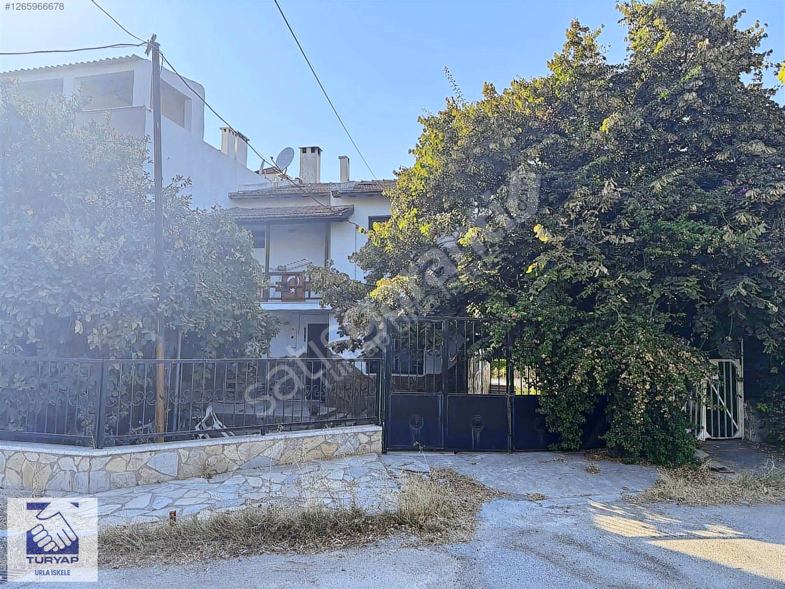 Urla Kalabakta Müstakil, Bahçeli, Denize Yakın Ev
