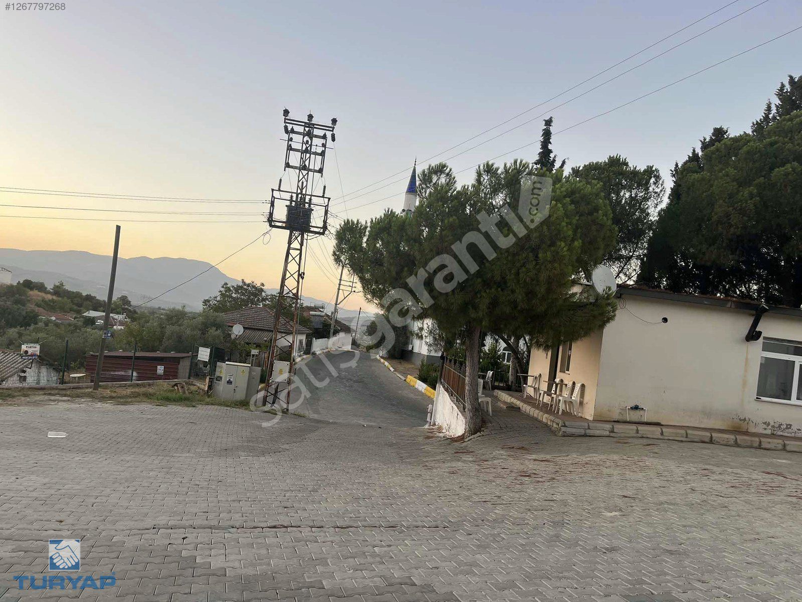 Torbalı Çamlıca Mah 495 M2 Avlulu Kargir Ev ve Arsası