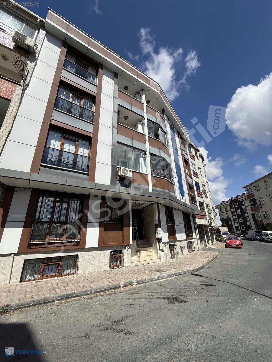 Rami Ayten sokak satılık 2+1 bahçe katı