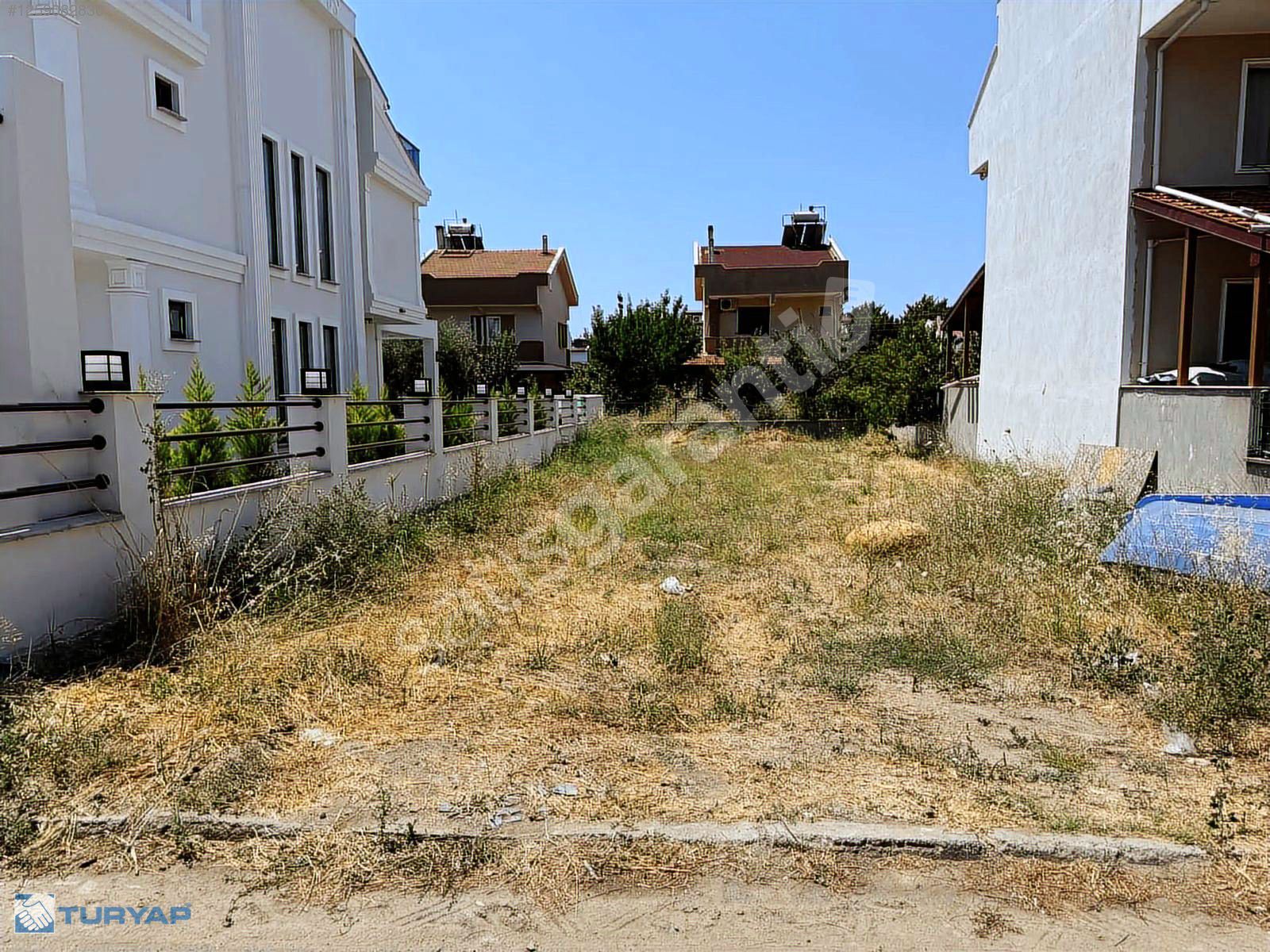 İzmir Dikili Salihleraltı Gülkent Sitesinde Denize Yakın Arsa