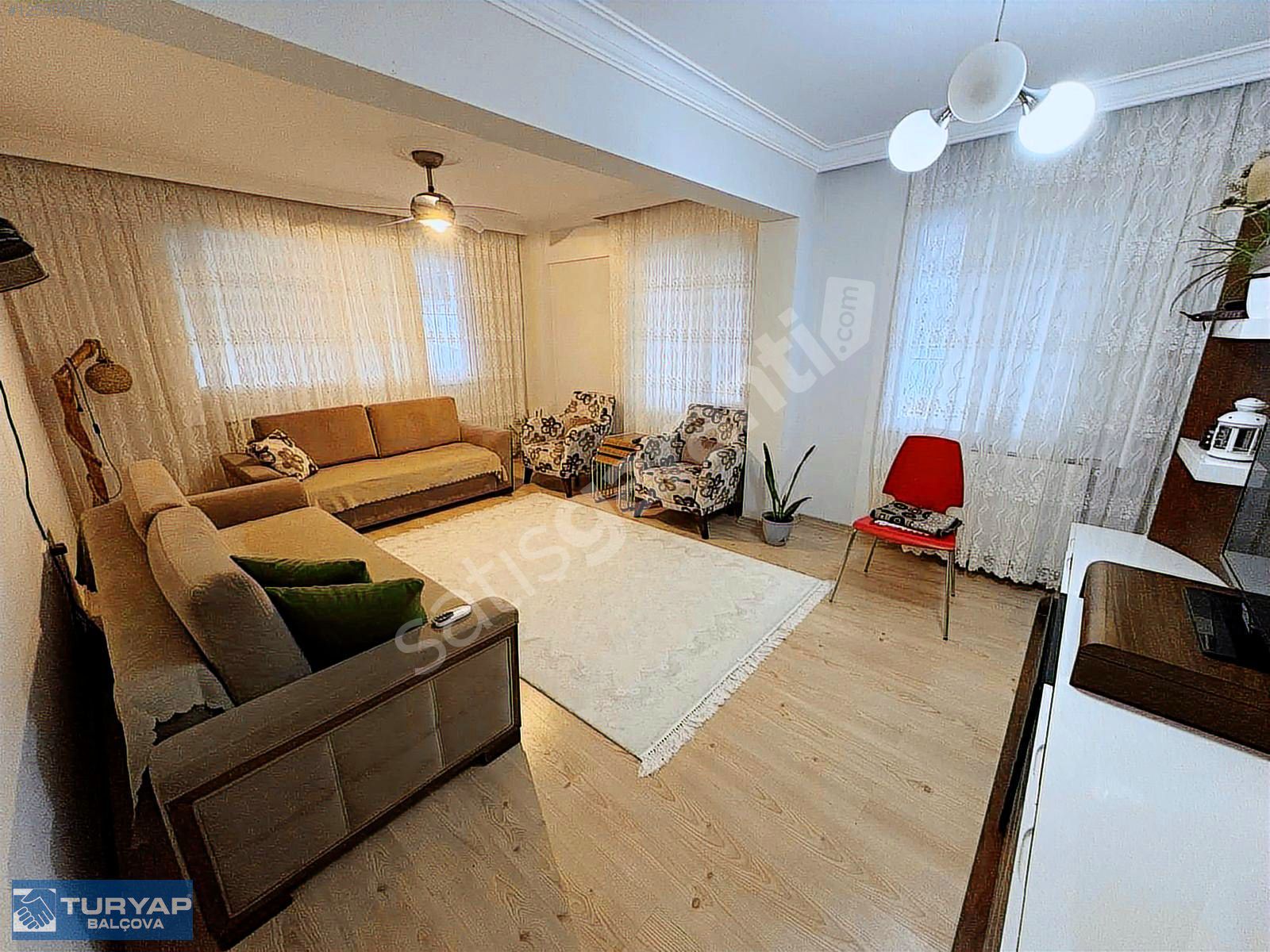 Ata Caddesi Yakını Kapalı Mutfak 2+1 Satılık Daire