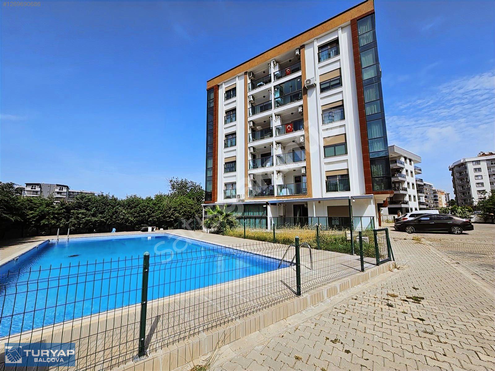 Katip Çelebi Üni. Yakını Havuzlu Site İçinde Satılık Daire